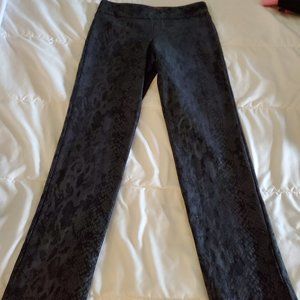 Snakeskin print leggings